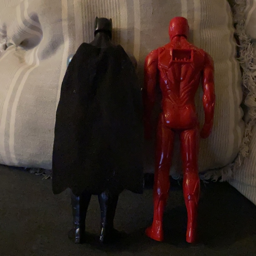 Action figures - Picture 2 of 4